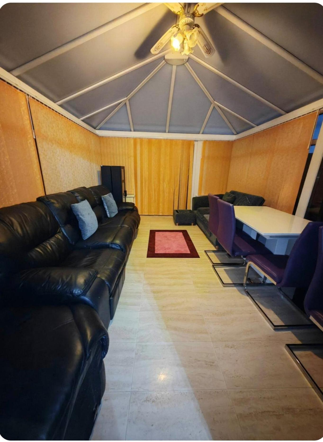 Kingdom Residence Manchester Extérieur photo